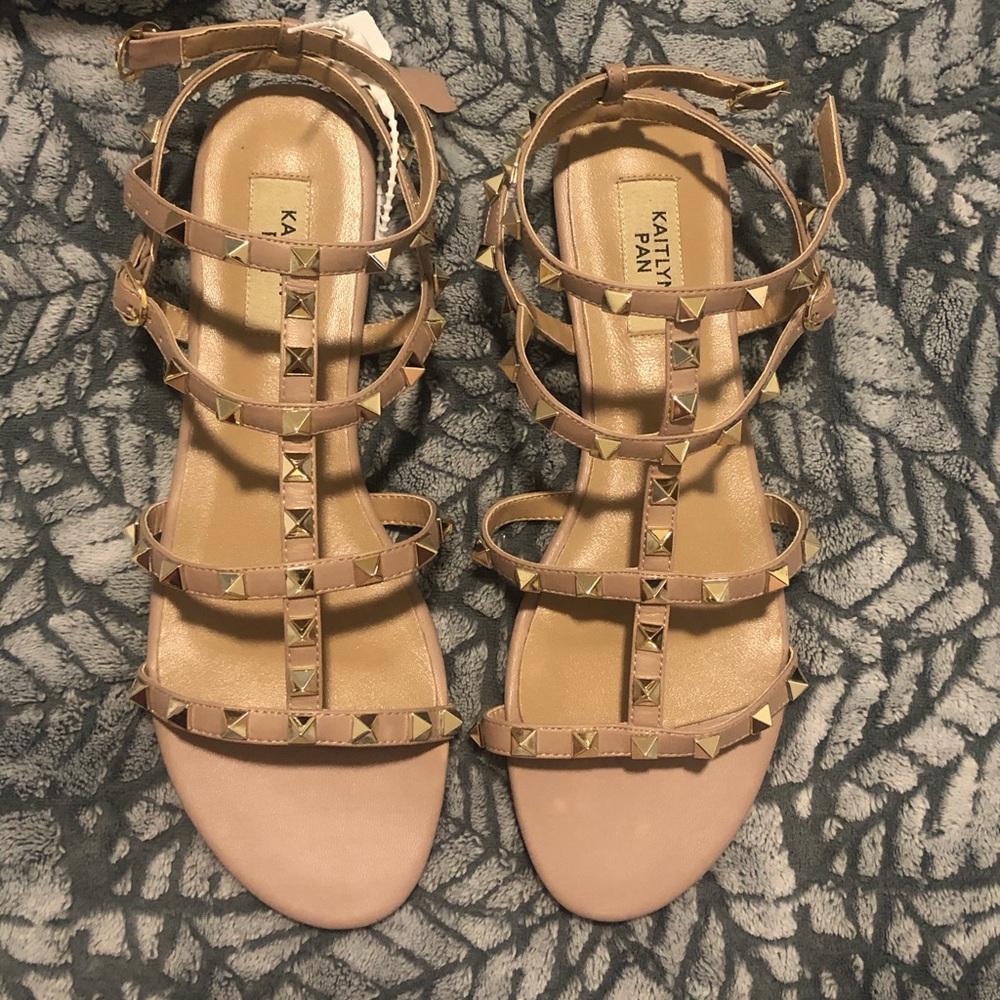 Kaitlyn Pan rockstud sandal size 9